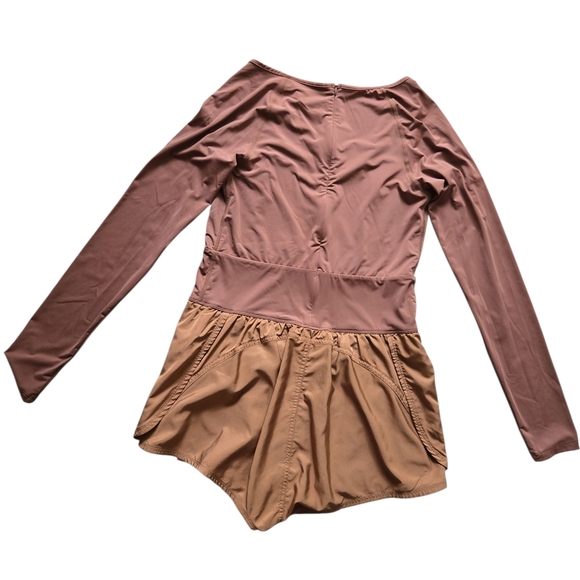 Women's Long Sleeve Active Romper Shorts - TCEC ~ Size Medium - Picture 4 of 6